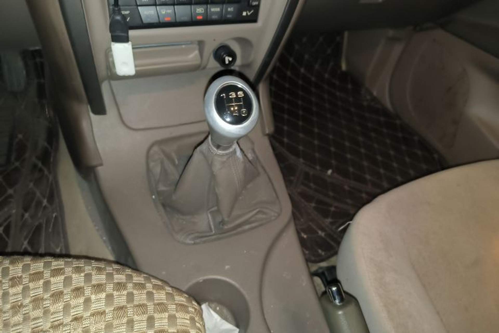 Used Haval H3 2010 Ruiyi Edition 2.0L Luxury Model Gear Lever