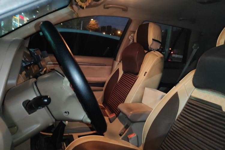 Used Haval H3 2010 Leading Edition 2.5 TCI Two-Wheel Drive Comfort Model Left Front Seat