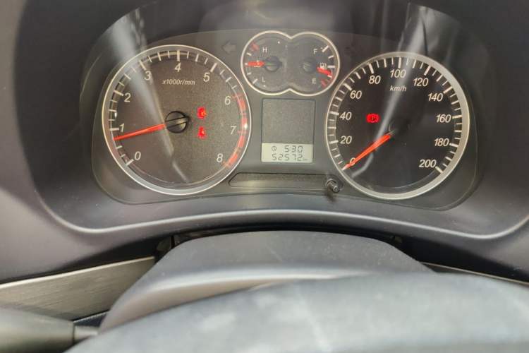 Used Haval H3 2010 Leading Edition 2.4L Four-Wheel Drive Luxury Model Odometer Close Up