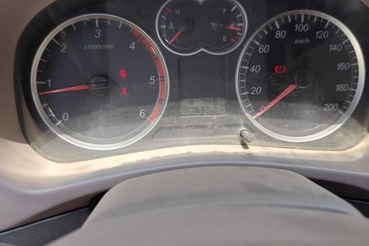 Used Haval H3 2010 Leading Edition 2.5 TCI Two-Wheel Drive Comfort Model Odometer Close Up