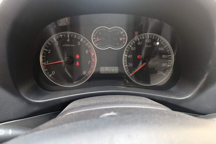 Used Haval H3 2010 Ruiyi Edition 2.0L Luxury Model Odometer Close Up