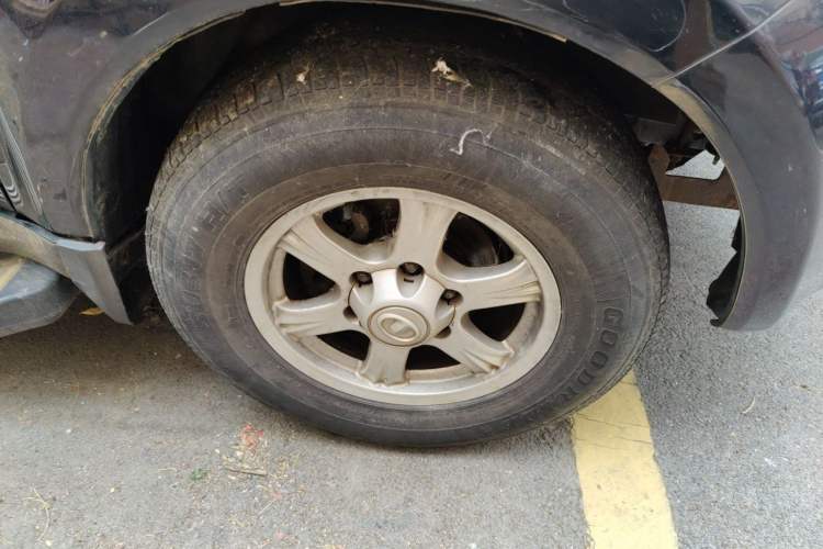 Used Haval H3 2010 Leading Edition 2.4L Four-Wheel Drive Luxury Model Right Front Wheel Hub