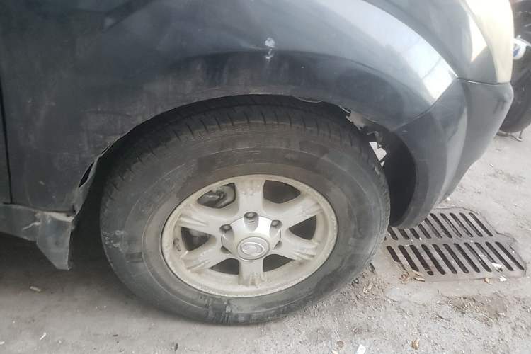 Used Haval H3 2010 Leading Edition 2.5 TCI Two-Wheel Drive Comfort Model Right Front Wheel Hub