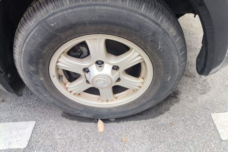 Used Haval H3 2010 Ruiyi Edition 2.0L Luxury Model Right Front Wheel Hub