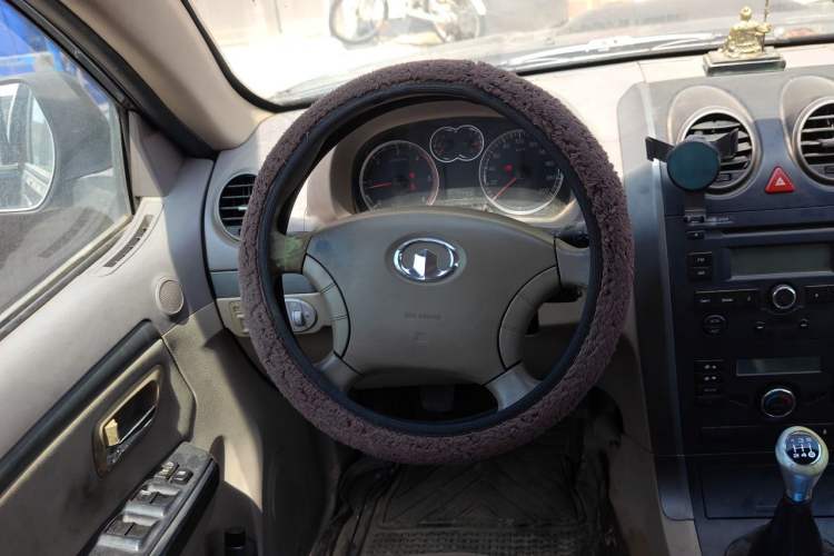 Used Haval H3 2010 Leading Edition 2.5 TCI Two-Wheel Drive Comfort Model Steering Wheel