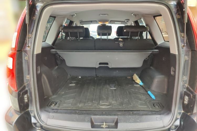 Used Haval H3 2010 Leading Edition 2.4L Four-Wheel Drive Luxury Model Trunk