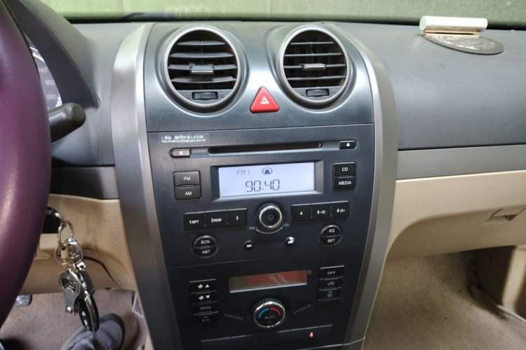 Used Haval H3 2010 Ruiyi Edition 2.0L Luxury Model Audio And AC Panel