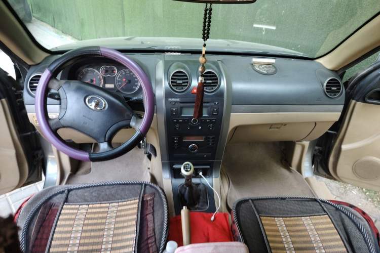 Used Haval H3 2010 Ruiyi Edition 2.0L Luxury Model Center Console