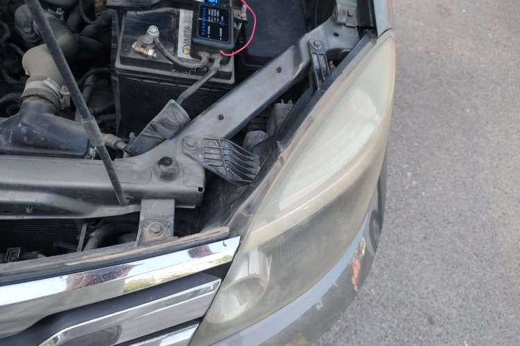 Used Haval H3 2010 Ruiyi Edition 2.0L Luxury Model Engine Bay Left
