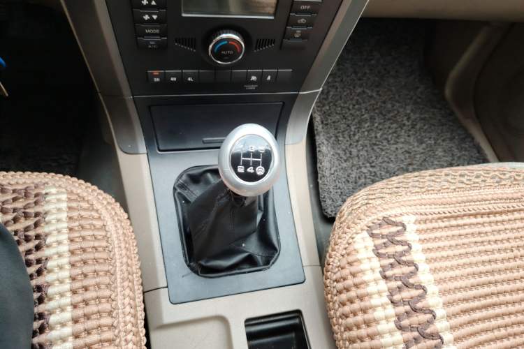 Used Haval H3 2010 Leading Edition 2.5 TCI Four-Wheel-Drive Luxury Model Gear Lever