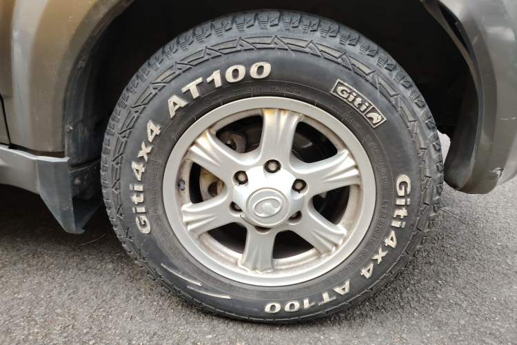 Used Haval H3 2010 Leading Edition 2.5 TCI Four-Wheel-Drive Luxury Model Right Front Wheel Hub