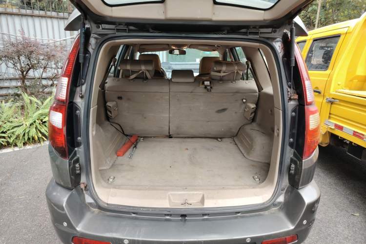 Used Haval H3 2010 Leading Edition 2.5 TCI Four-Wheel-Drive Luxury Model Trunk