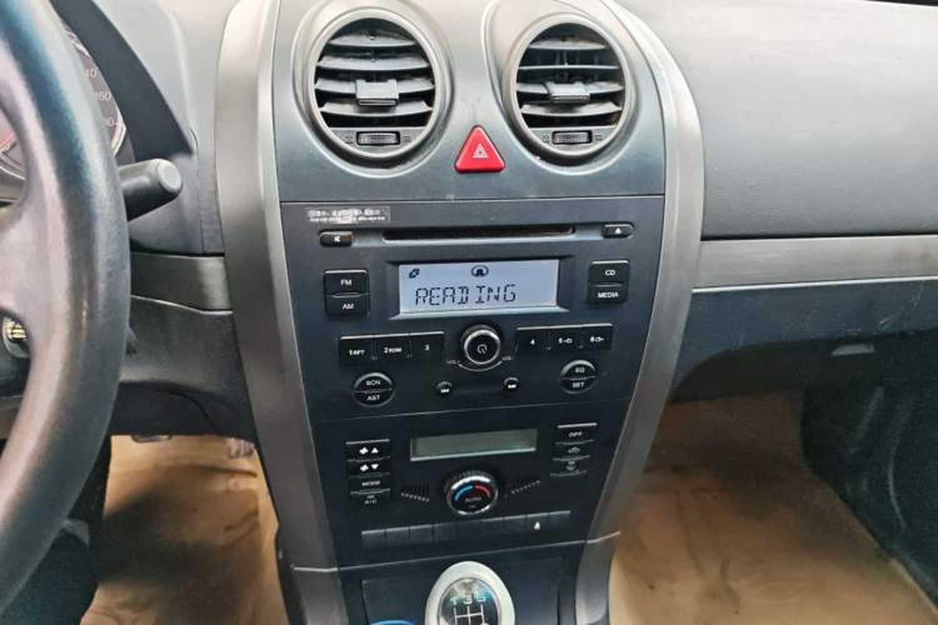 Used Haval H3 2012 Ruiyi Edition 2.0L Four-Wheel Drive Version Audio And AC Panel