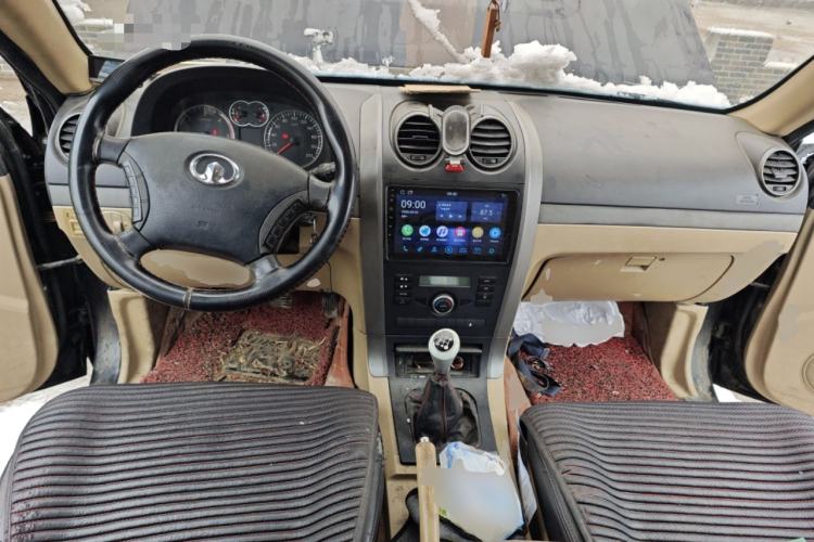 Used Haval H3 2012 2.5 TCI Two-Wheel-Drive Champion Edition Center Console