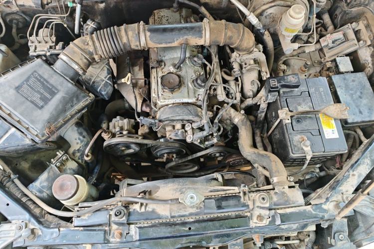 Used Haval H3 2012 Ruiyi Edition 2.0L Four-Wheel Drive Version Engine Bay