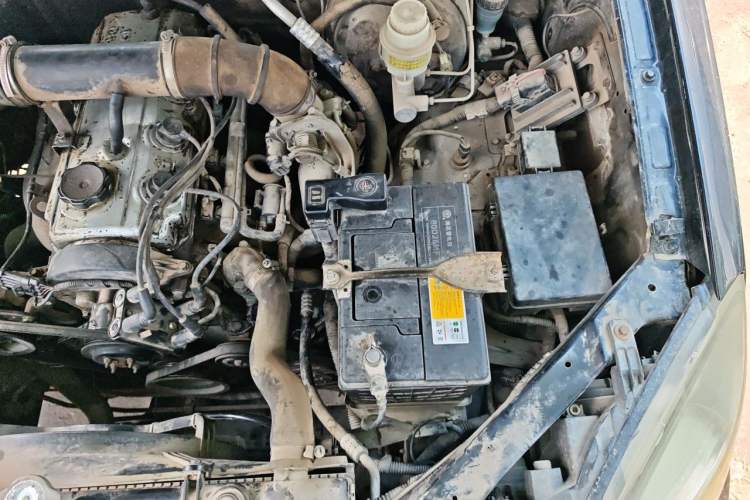 Used Haval H3 2012 Ruiyi Edition 2.0L Four-Wheel Drive Version Engine Bay Left