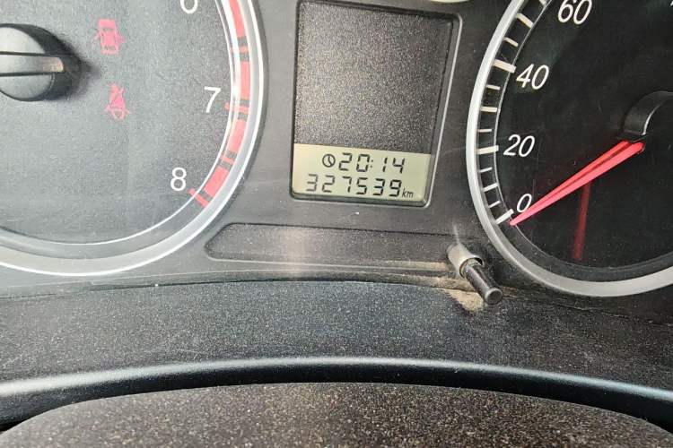 Used Haval H3 2012 Ruiyi Edition 2.0L Four-Wheel Drive Version Odometer Close Up