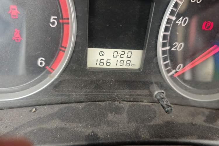 Used Haval H3 2012 2.5 TCI Two-Wheel-Drive Champion Edition Odometer Close Up