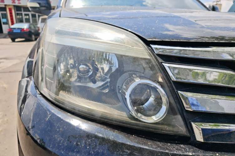 Used Haval H3 2012 Ruiyi Edition 2.0L Four-Wheel Drive Version Right Front Headlight