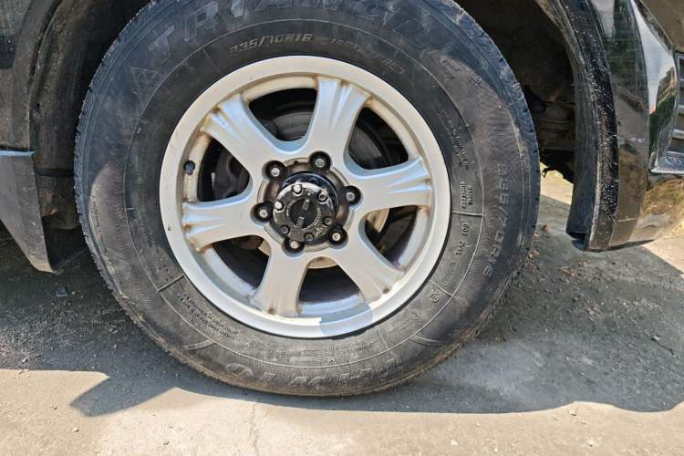 Used Haval H3 2012 Ruiyi Edition 2.0L Four-Wheel Drive Version Right Front Wheel Hub