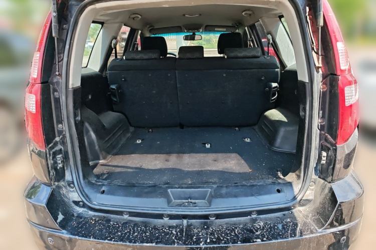 Used Haval H3 2012 Ruiyi Edition 2.0L Four-Wheel Drive Version Trunk