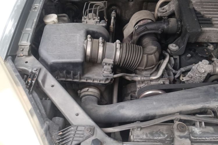 Used Haval H3 2012 2.5 TCI Two-Wheel-Drive Champion Edition Engine Bay Right