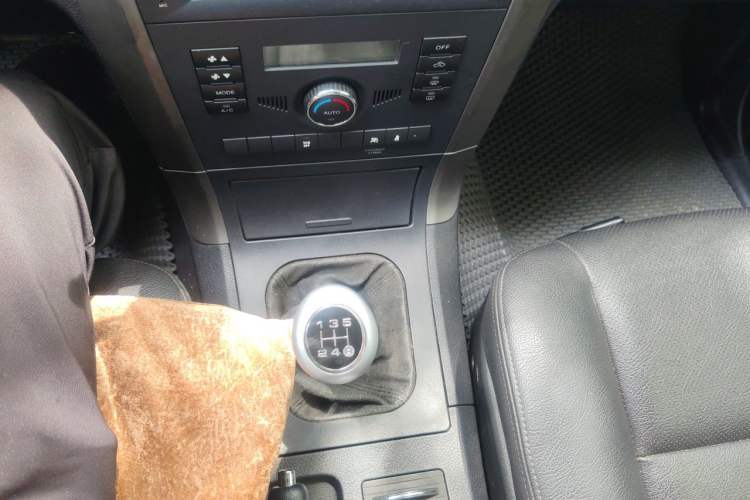 Used Haval H3 2012 Ruiyi Edition 2.0L Navigation Version Gear Lever