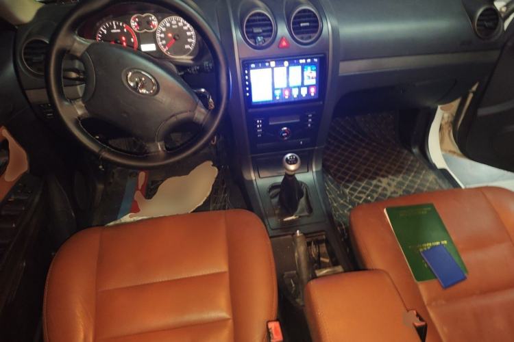 Used Haval H3 2012 2.5 TCI Two-Wheel-Drive Champion Edition Center Console