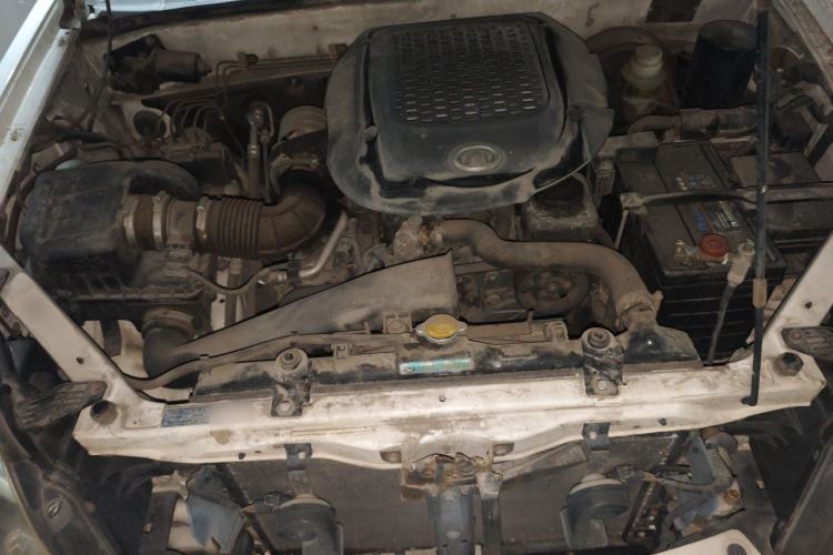 Used Haval H3 2012 2.5 TCI Two-Wheel-Drive Champion Edition Engine Bay