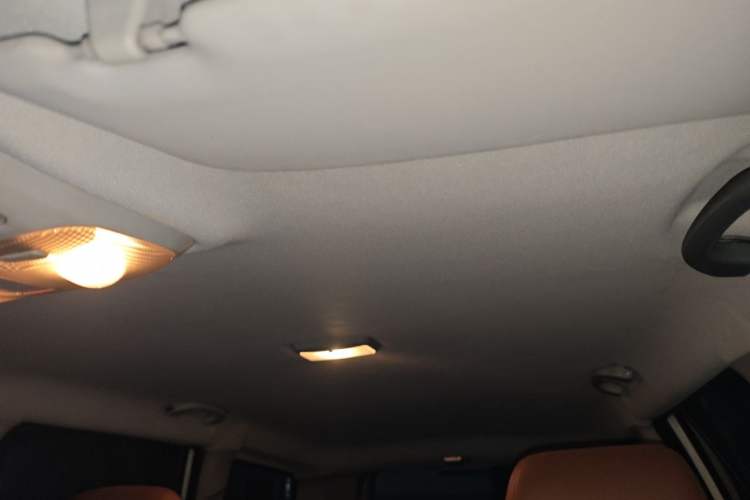 Used Haval H3 2012 2.5 TCI Two-Wheel-Drive Champion Edition Headliner