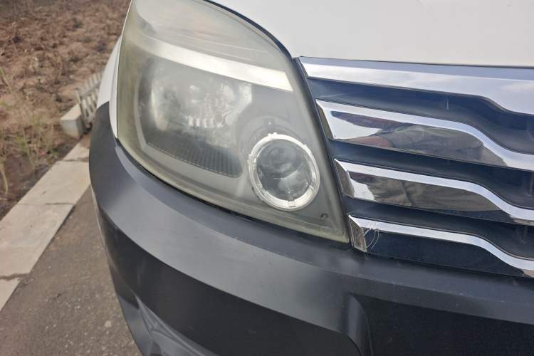 Used Haval H3 2012 Ruiyi Edition 2.0L Luxury Model Right Front Headlight