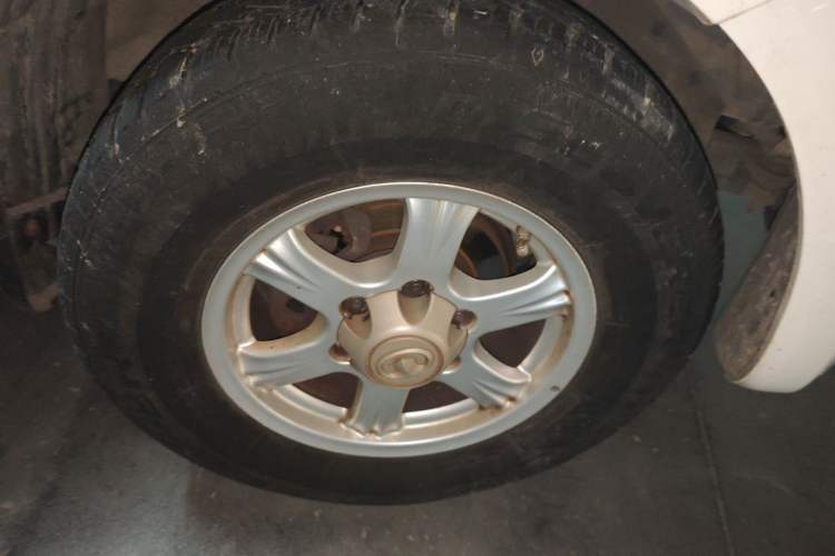 Used Haval H3 2012 2.5 TCI Two-Wheel-Drive Champion Edition Right Front Wheel Hub