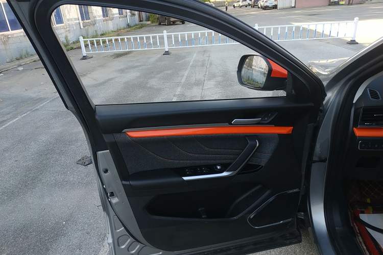 Used Haval H4 2019 1.5 GDIT Pro Version China VI Standard Left Front Door Interior