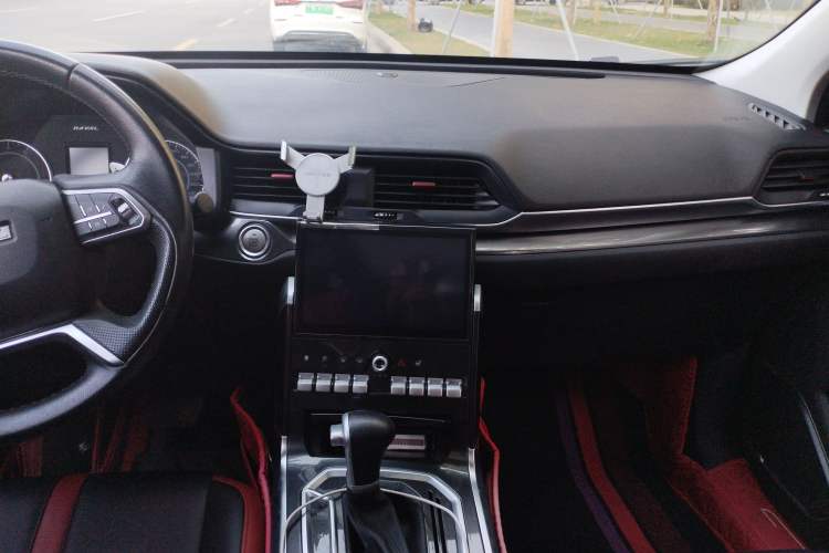 Used Haval H4 2018 Red-Label 1.5 GDIT DCT Fashion Edition Audio And AC Panel