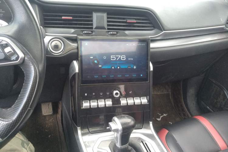 Used Haval H4 2018 Blue Label 1.5 GDIT DCT Fashion Edition Audio And AC Panel