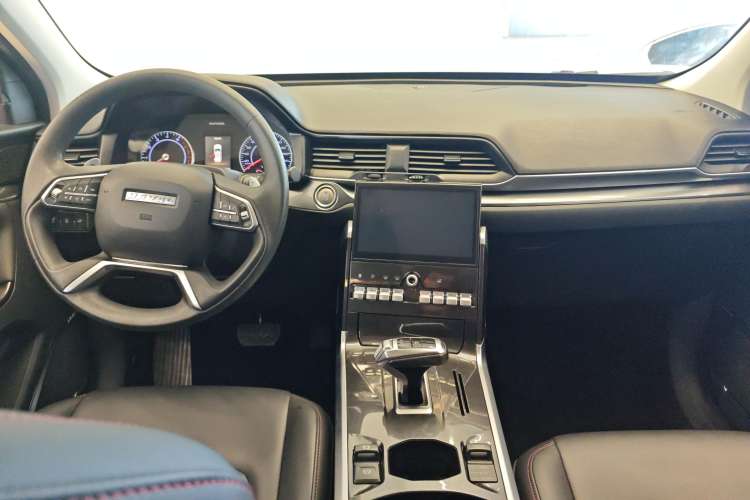 Used Haval H4 2018 Blue Label 1.3 GDIT DCT Fashion Edition Center Console