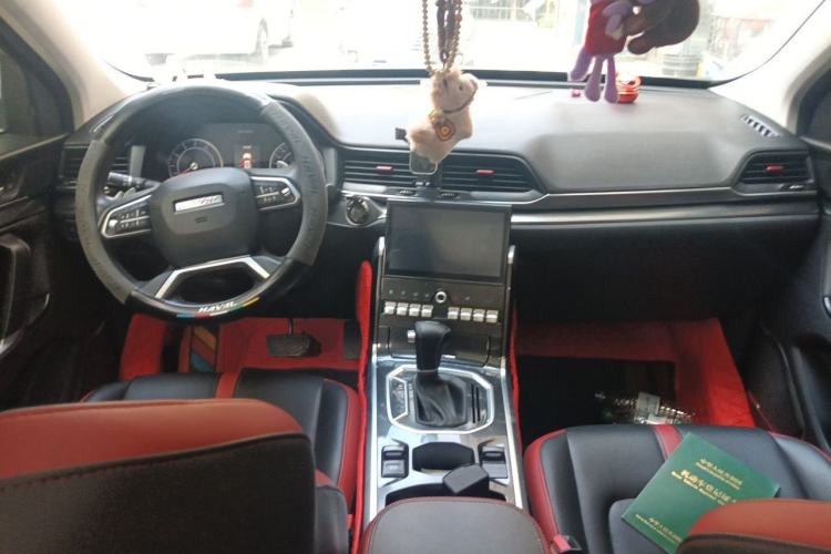 Used Haval H4 2018 Red-Label 1.5 GDIT DCT Fashion Edition Center Console