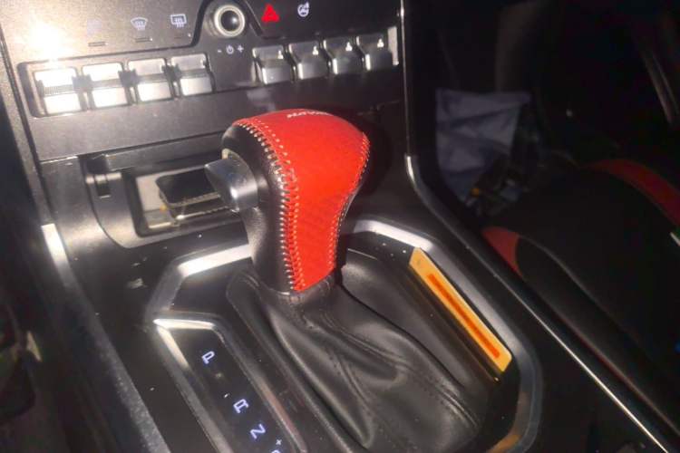 Used Haval H4 2018 Red-Label 1.5 GDIT DCT Fashion Edition Gear Lever