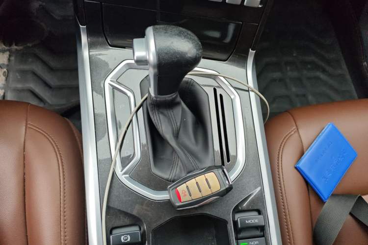 Used Haval H4 2018 Red-Label 1.5 GDIT DCT Fashion Edition Gear Lever