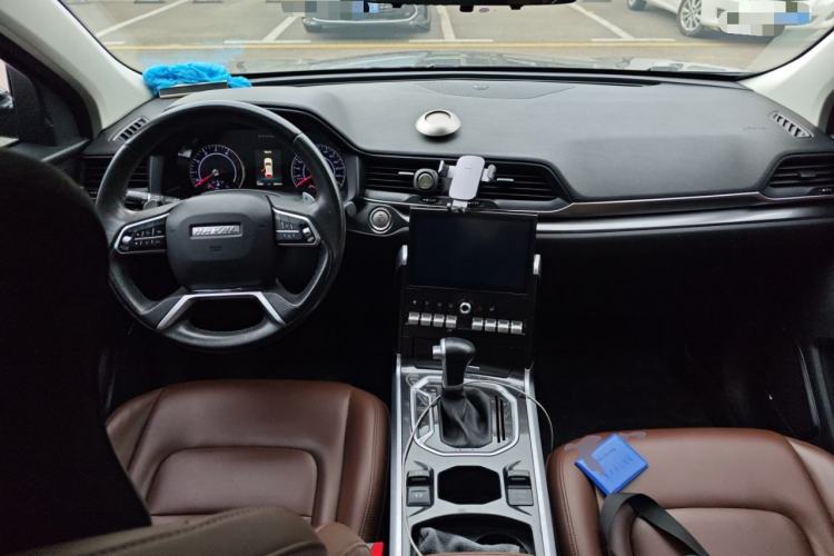 Used Haval H4 2018 Red-Label 1.5 GDIT DCT Fashion Edition Interior 2