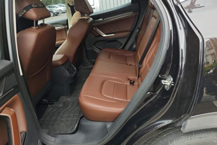 Used Haval H4 2018 Red-Label 1.5 GDIT DCT Fashion Edition Interior 4