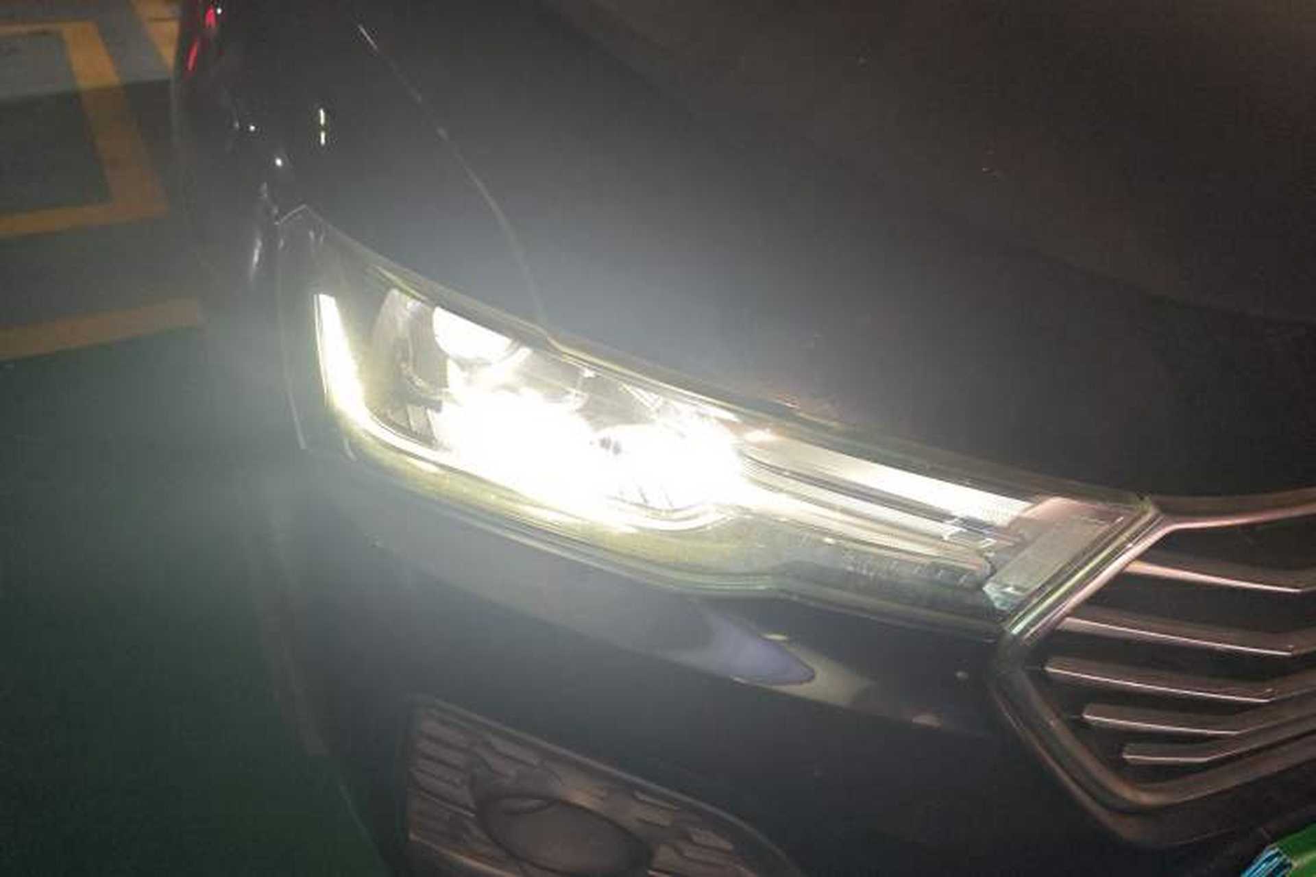 Used Haval H4 2018 Blue Label 1.5 GDIT DCT Fashion Edition Right Front Headlight