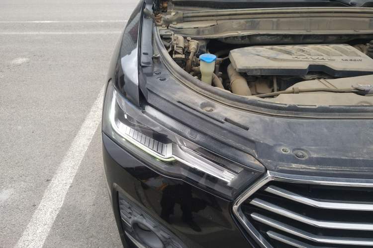 Used Haval H4 2018 Blue Label 1.5 GDIT DCT Fashion Edition Right Front Headlight