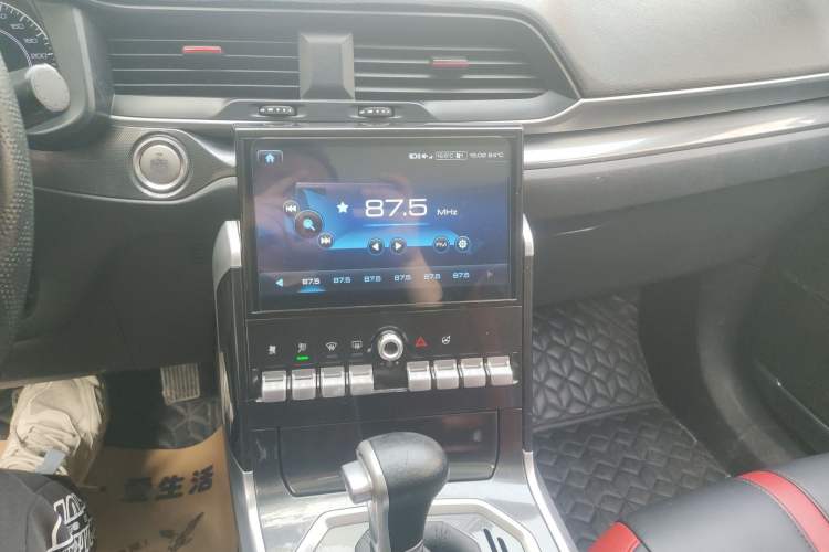 Used Haval H4 2018 Blue Label 1.5 GDIT DCT Fashion Edition Audio And AC Panel