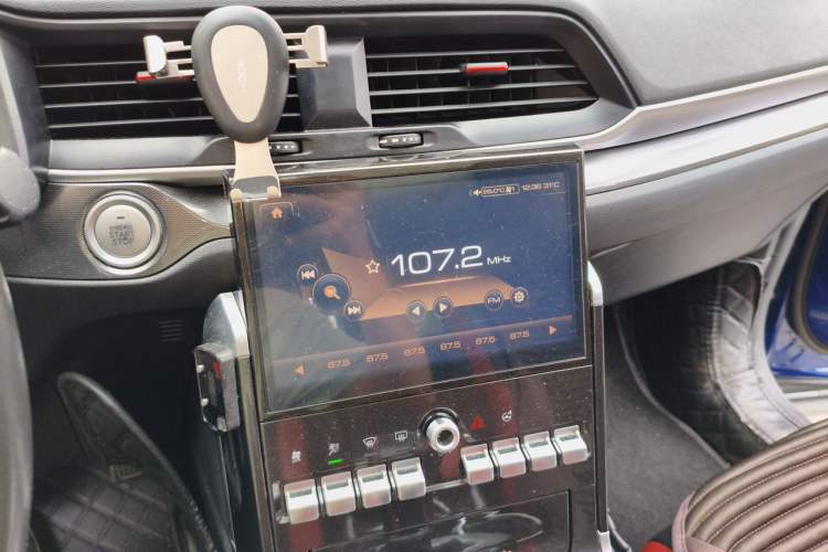 Used Haval H4 2018 Red-Label 1.5 GDIT DCT Fashion Edition Audio And AC Panel