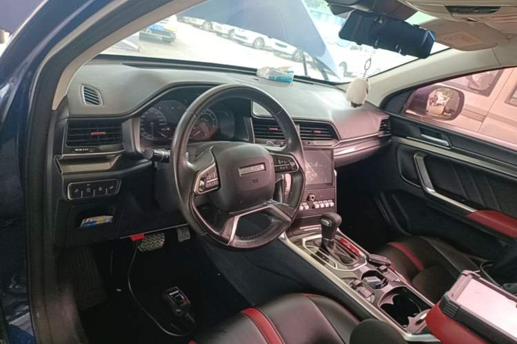 Used Haval H4 2018 Blue Label 1.5 GDIT DCT Fashion Edition Center Console