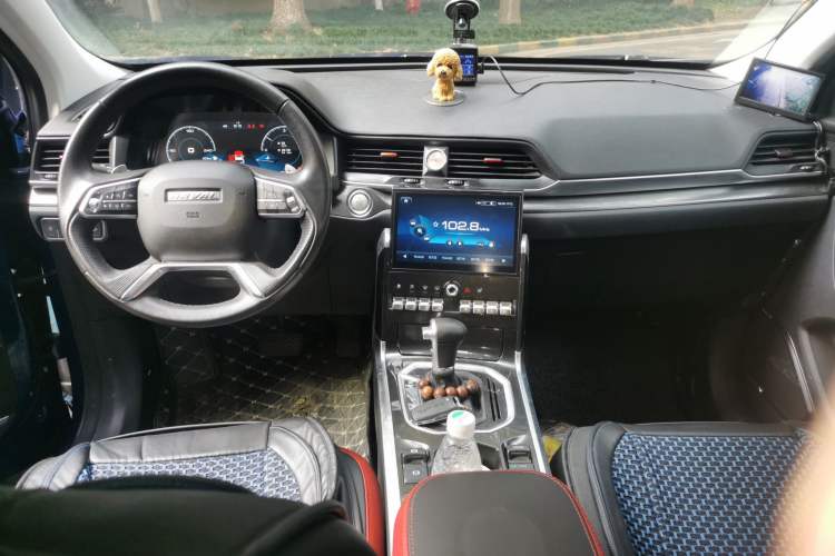 Used Haval H4 2018 Blue Label 1.5 GDIT DCT Fashion Edition Center Console