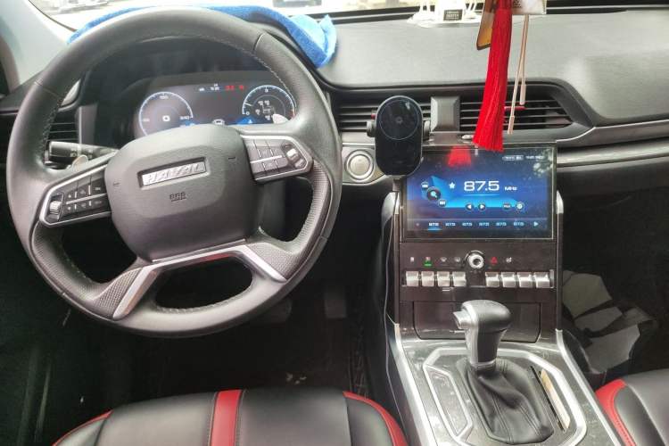 Used Haval H4 2018 Red-Label 1.5 GDIT DCT Fashion Edition Center Console