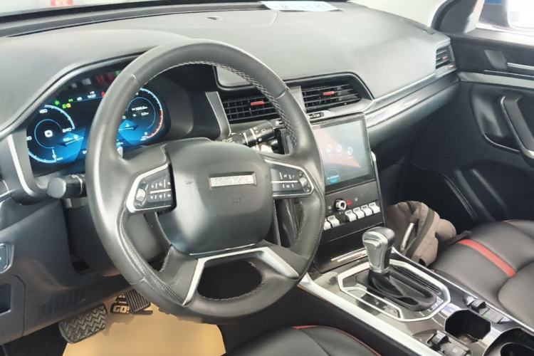 Used Haval H4 2018 Red-Label 1.5 GDIT DCT Fashion Edition Center Console