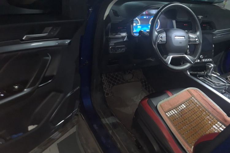 Used Haval H4 2018 Blue Label 1.5 GDIT DCT Fashion Edition Driver Seat